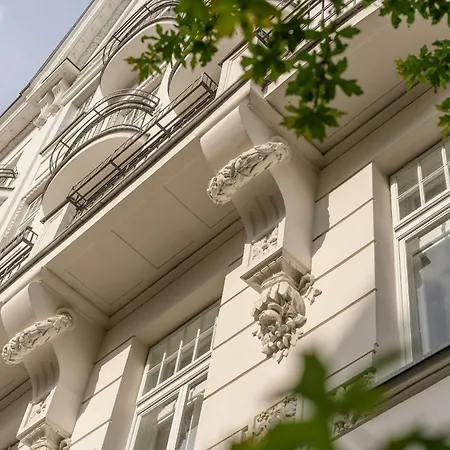 La Belle Epoque Aparthotel