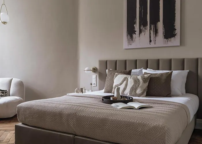 La Belle Epoque Aparthotel 3*